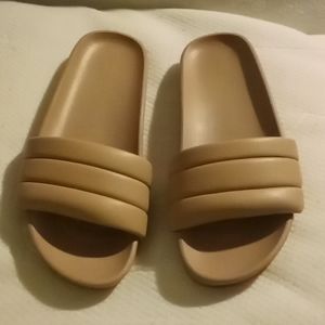 Very beautiful pair of ccocci sandals / flip flops